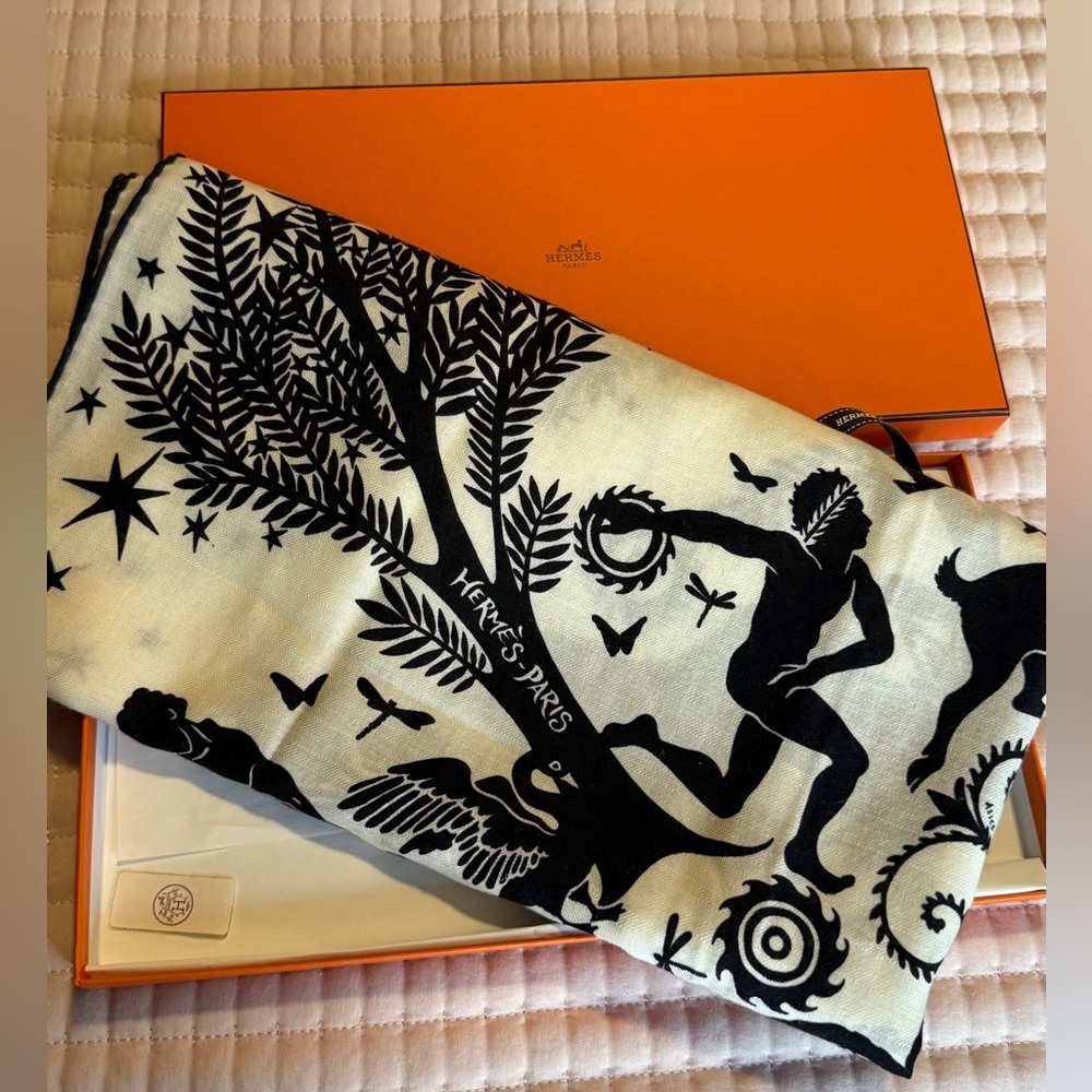 Hermès Shawl 140 “Sous Le Charme d’Orphée” – Black/White – Cashmere & Silk – NEW